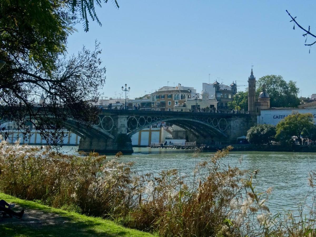 El Rio Apartment Sevilla Bagian luar foto