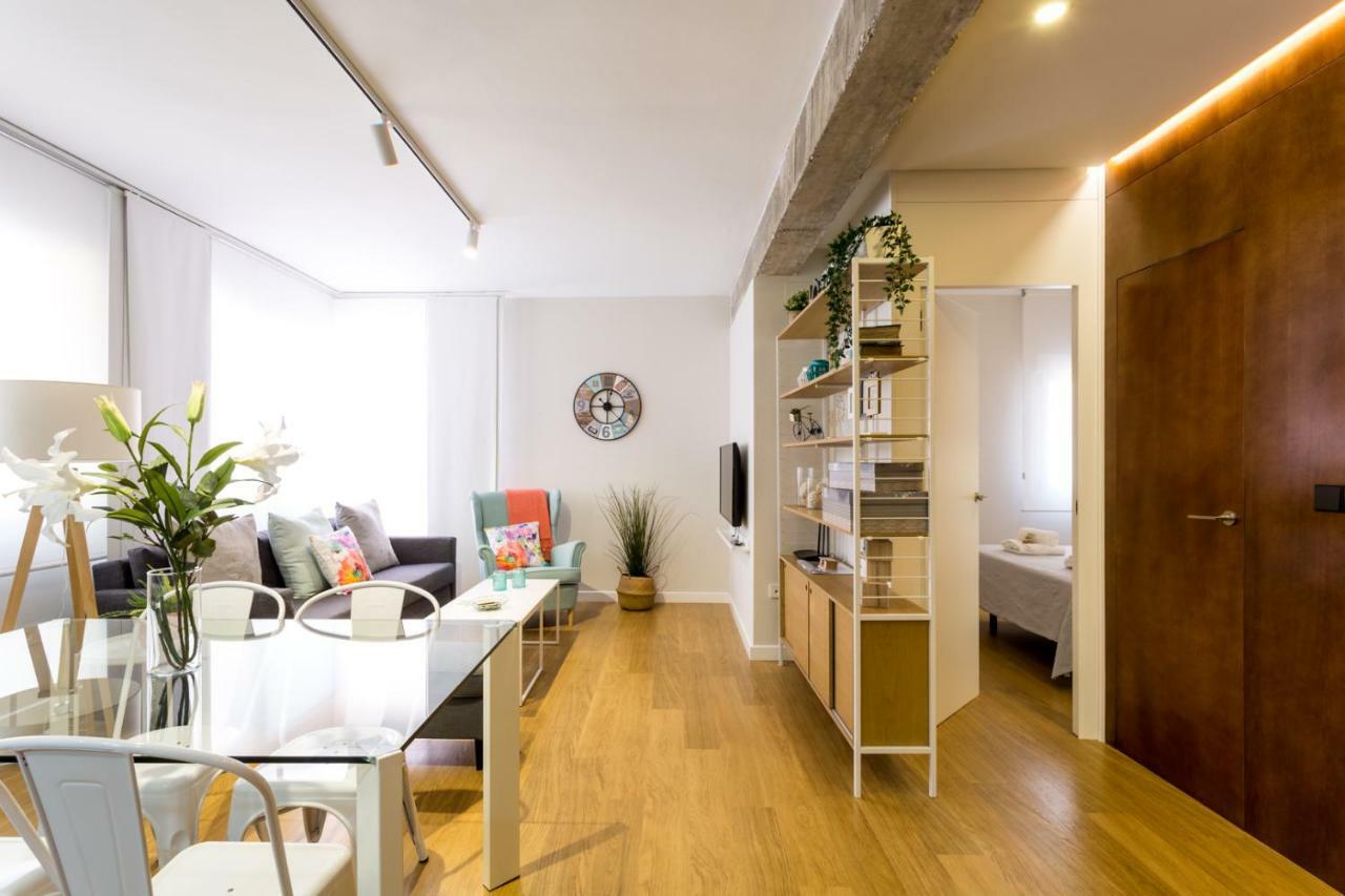 El Rio Apartment Sevilla Bagian luar foto