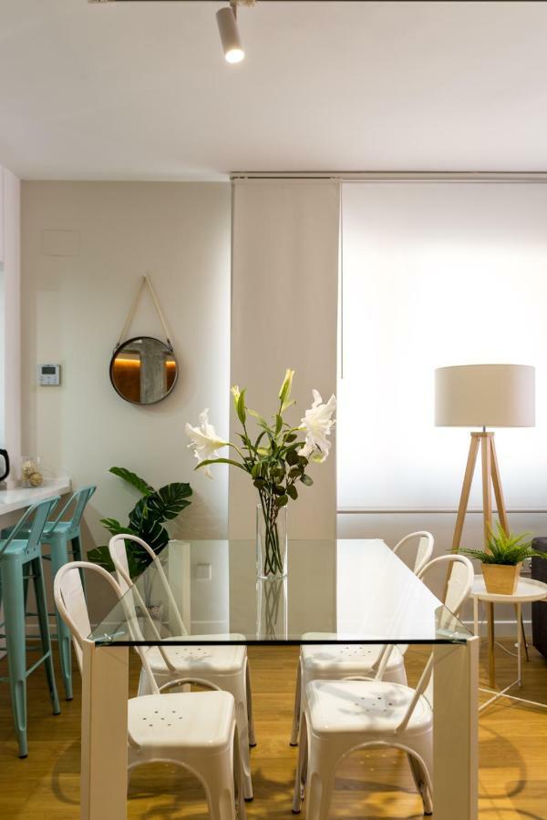 El Rio Apartment Sevilla Bagian luar foto