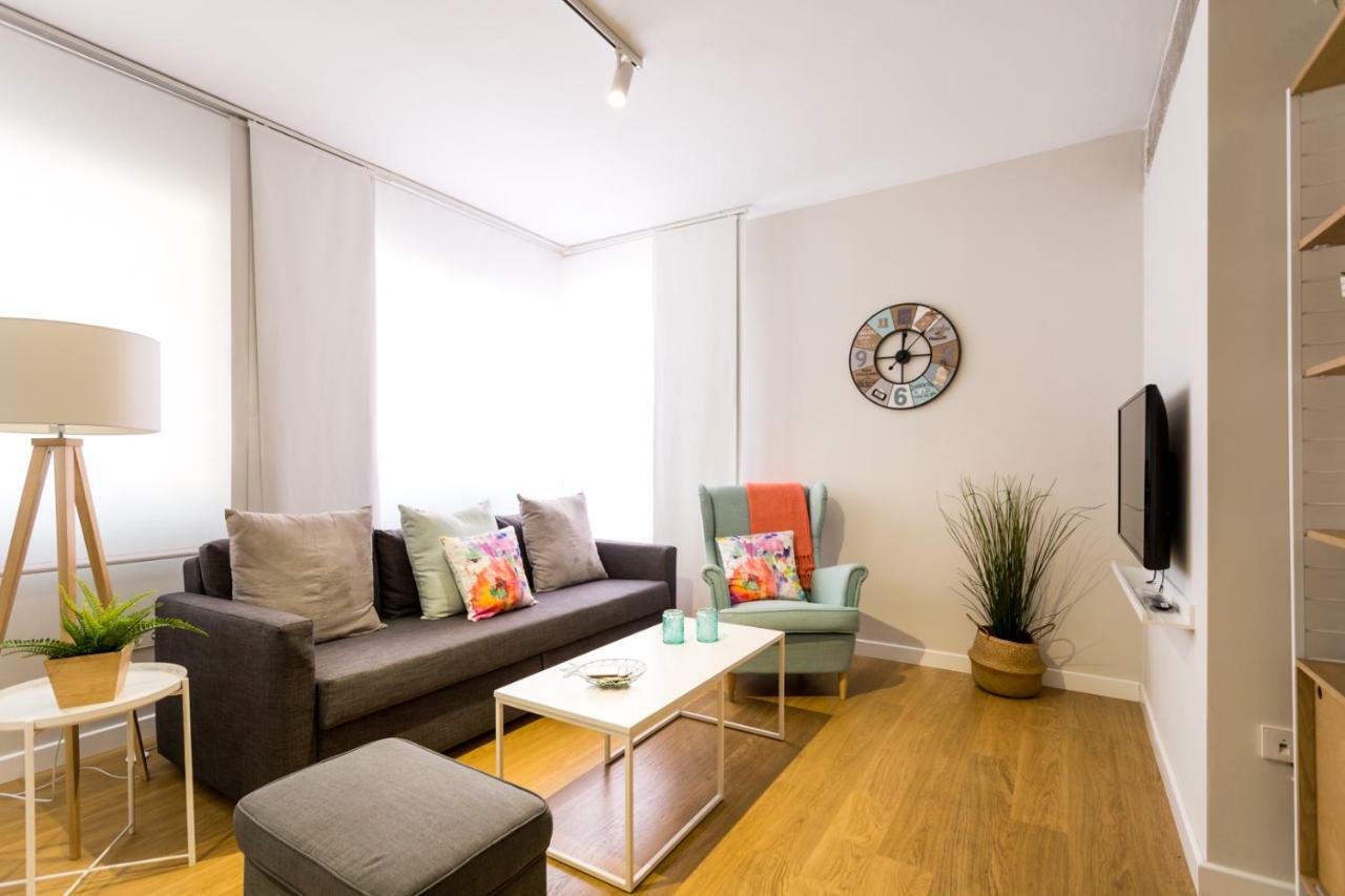 El Rio Apartment Sevilla Bagian luar foto