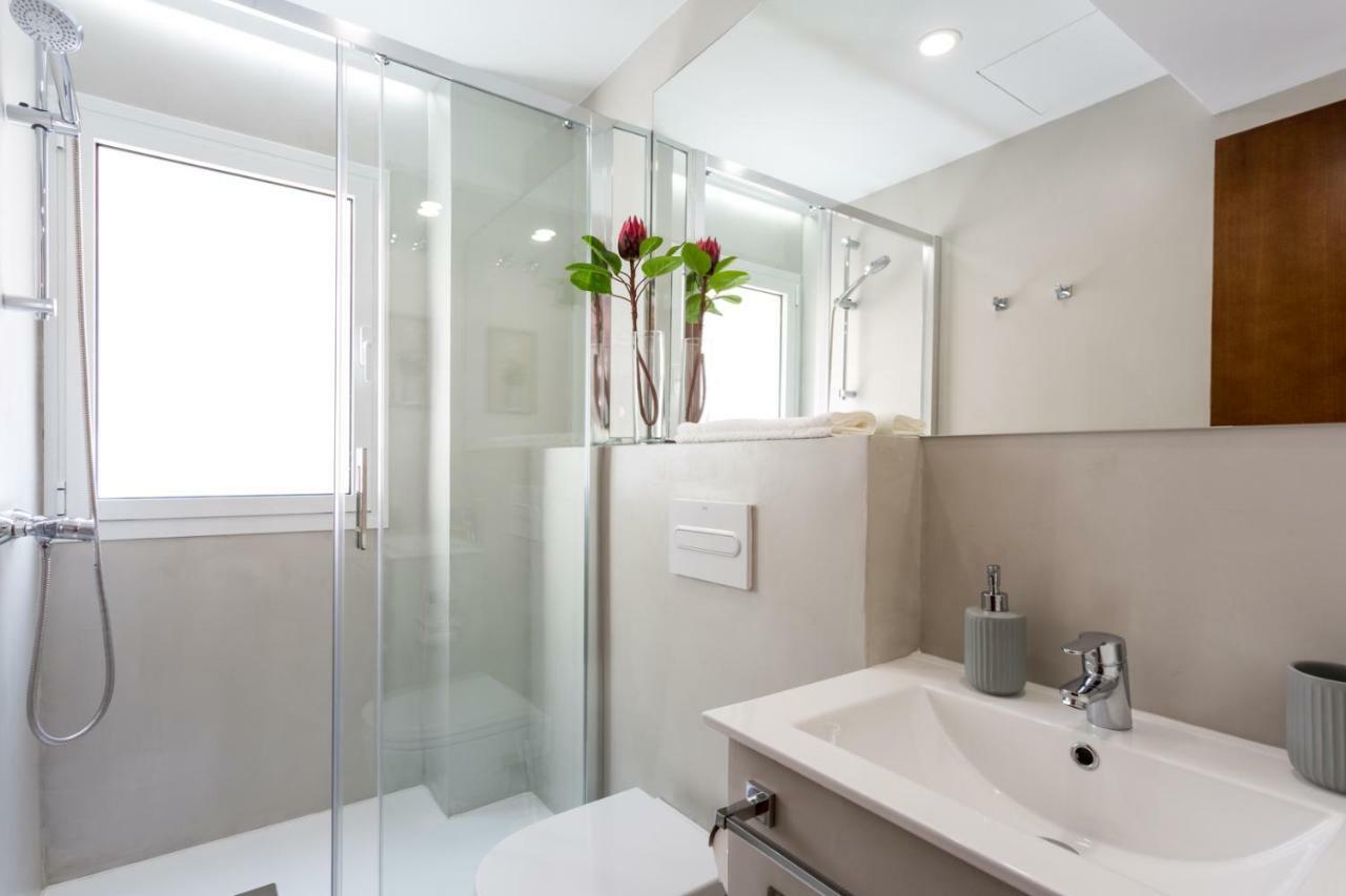El Rio Apartment Sevilla Bagian luar foto